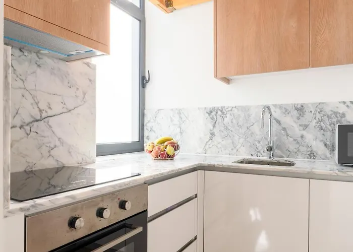 Authentic With Terrace By Hostwise Oporto