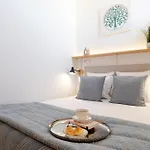 Authentic With Terrace By Hostwise *