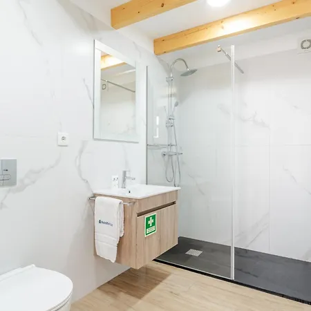 Authentic With Terrace By Hostwise Appartement
