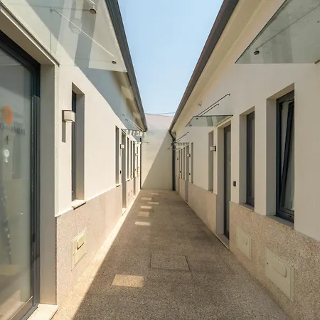 Authentic With Terrace By Hostwise *