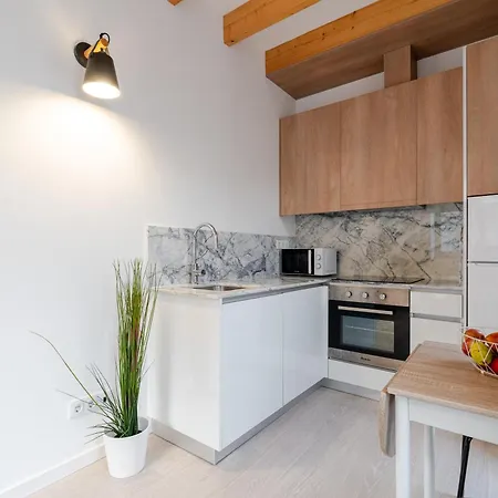 Authentic With Terrace By Hostwise Apartmán *