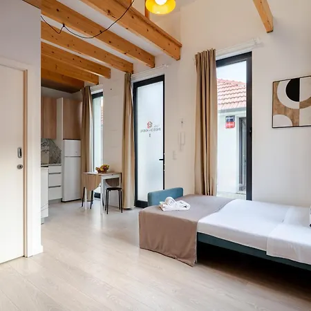 Apartmán Authentic With Terrace By Hostwise