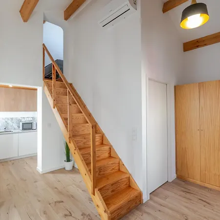 Authentic With Terrace By Hostwise *