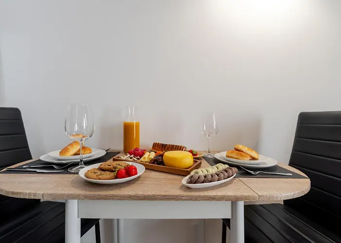 Authentic With Terrace By Hostwise Apartman Porto