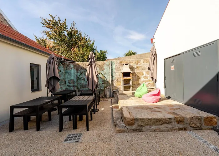 Authentic With Terrace By Hostwise Porto