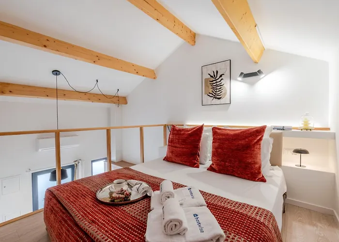 Apartman Authentic With Terrace By Hostwise