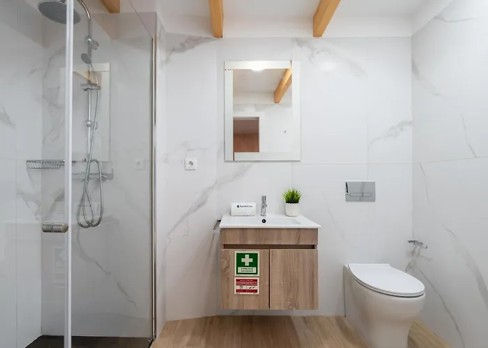 Authentic With Terrace By Hostwise * Porto