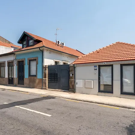 Authentic With Terrace By Hostwise Oporto