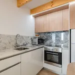 Apartment Authentic With Terrace By Hostwise *