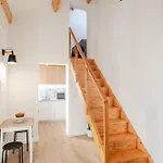 Apartment Authentic With Terrace By Hostwise