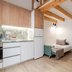 Apartment Authentic With Terrace By Hostwise *