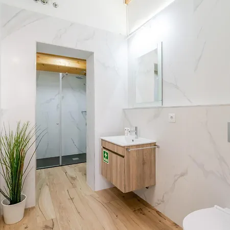 Authentic With Terrace By Hostwise بورتو